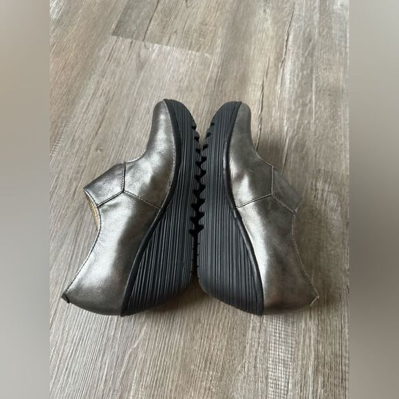 Fly London Metallic Silver Yasi Wedge Mary Jane Style Shoes Size Eur 38 Size 7.5 - Picture 9 of 12